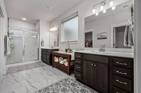 Bath - 2425 Murano Dr, Murfreesboro, TN 37128 photo 2 of 3