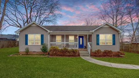 515 W Market St, Portland, TN 37148