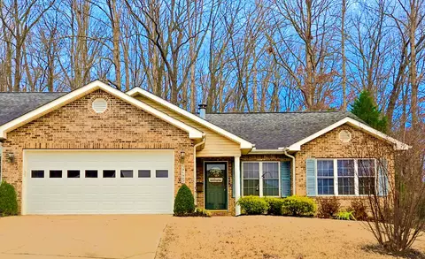 319 Paris Harbor Dr # B, Paris, TN 38242