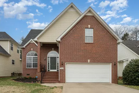 2511 Oak Hill Dr, Murfreesboro, TN 37130