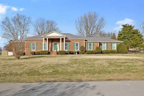 1003 Claremont Dr, Columbia, TN 38401
