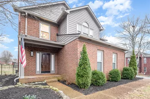 661 Pembroake Ln, Franklin, TN 37064