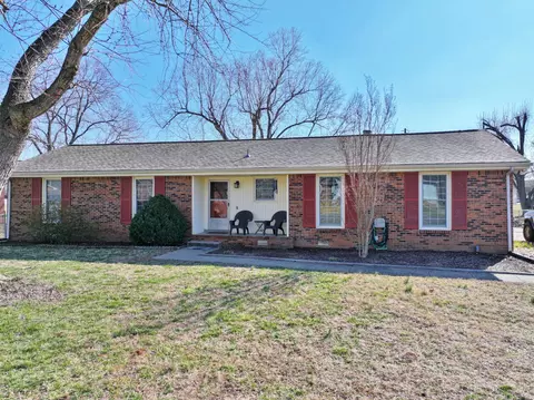 2229 Robin Dr, Clarksville, TN 37042