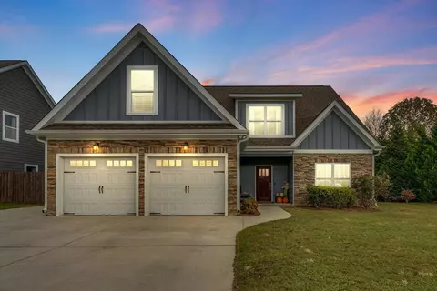 2879 Waterhaven Dr, Chattanooga, TN 37406