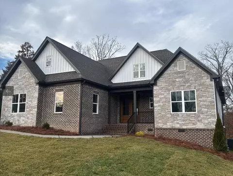 523 Kashaya Ln, Soddy Daisy, TN 37379