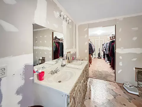 Bath - 118 Eagle Loop, Dover, TN 37058 photo 3 of 3