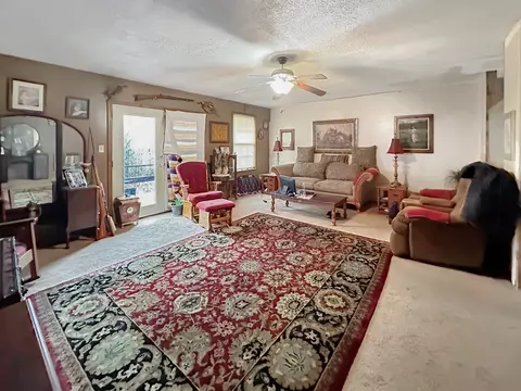 Living - 118 Eagle Loop, Dover, TN 37058 photo 1 of 2