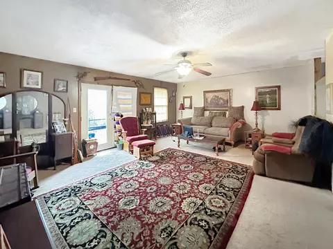 Living - 118 Eagle Loop, Dover, TN 37058 photo 2 of 2