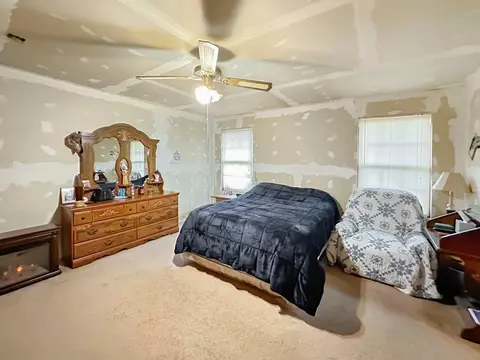 Bedroom - 118 Eagle Loop, Dover, TN 37058 photo 3 of 4