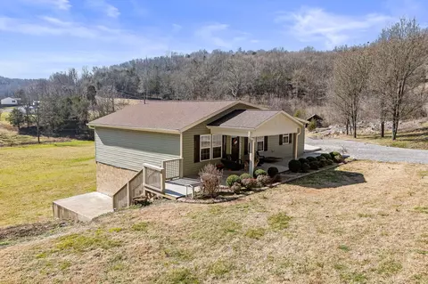 911 Anderson Rd, Liberty, TN 37095