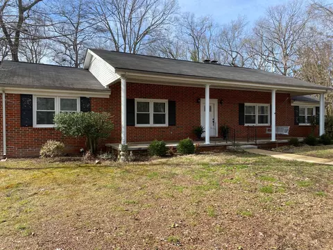 1105 Pickett Dr, Tullahoma, TN 37388