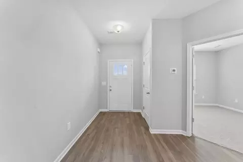Entry Way - 1027 Hickoryridge Dr, Murfreesboro, TN 37129 photo 5 of 6