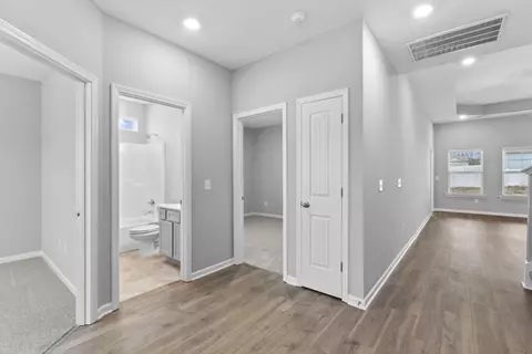 Entry Way - 1027 Hickoryridge Dr, Murfreesboro, TN 37129 photo 4 of 6