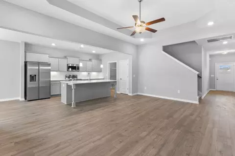 Entry Way - 1027 Hickoryridge Dr, Murfreesboro, TN 37129 photo 1 of 6