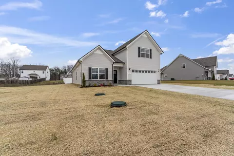Exterior - 1027 Hickoryridge Dr, Murfreesboro, TN 37129 photo 2 of 2