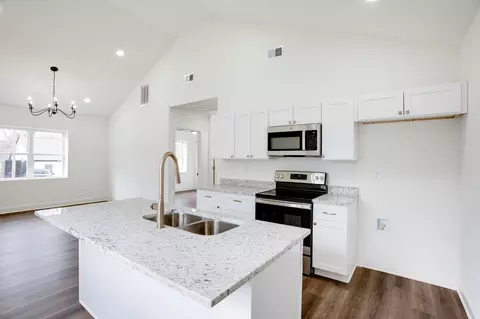 Kitchen - 514 Smith St, Springfield, TN 37172 photo 2 of 2