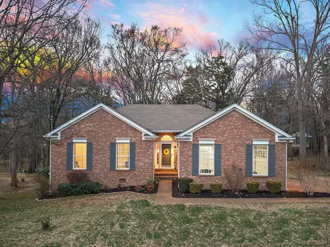 215 Norfolk Ln, Nolensville, TN 37135