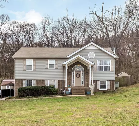 2077 Powell Dr, Culleoka, TN 38451