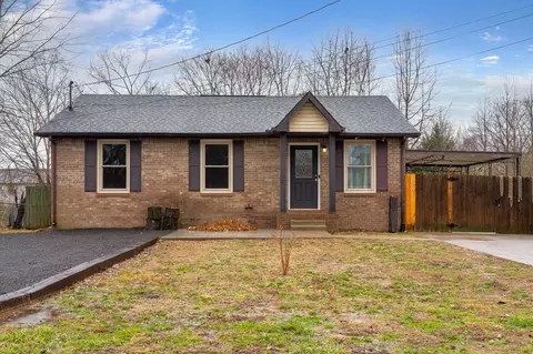 394 Roselawn Dr, Clarksville, TN 37042