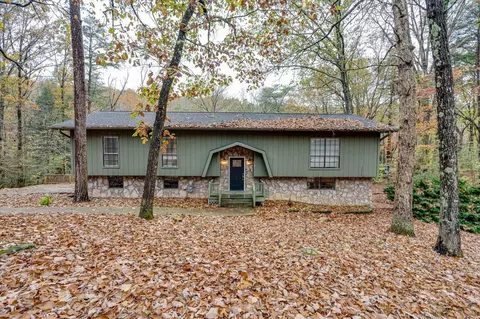 909 Falling Water Trl, Signal Mountain, TN 37377