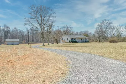 2550 Elmore Town Rd, Baxter, TN 38544 photo 2