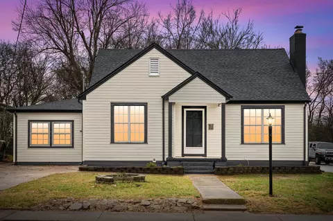 107 Mooreland Dr, Hopkinsville, KY 42240