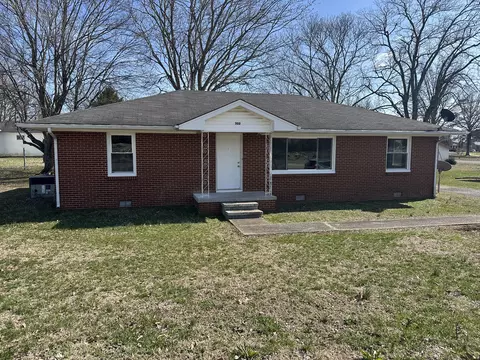 202 N Military St, Loretto, TN 38469