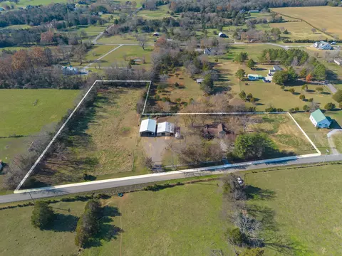 9247 New Zion Rd, Christiana, TN 37037