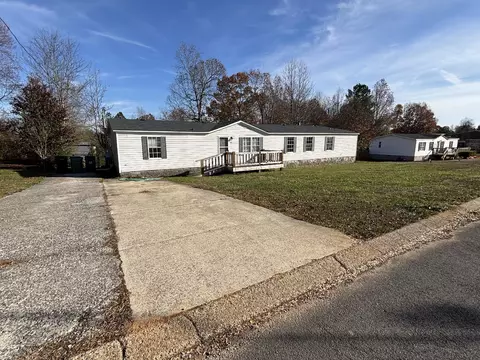 352 Saddle Horse Cir, Tunnel Hill, GA 30755