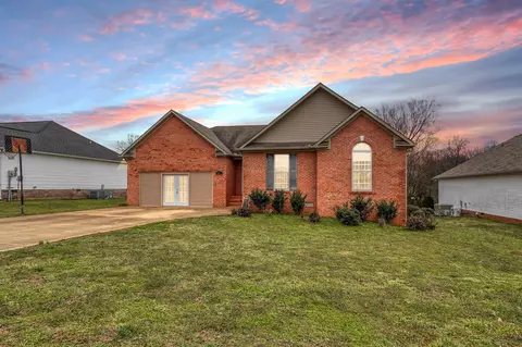 1937 Sheffield Ln, Columbia, TN 38401