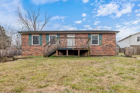 101 Hollow St, Mcewen, TN 37101