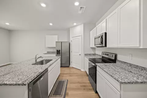 Kitchen - 181 Nunally Dr, Baxter, TN 38544 photo 2 of 2