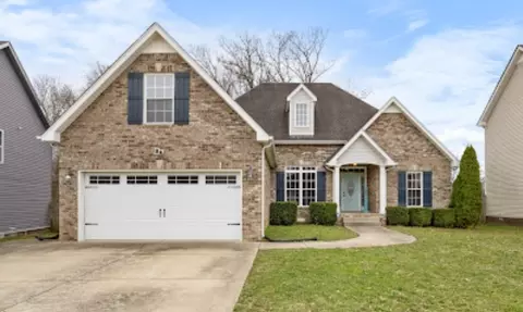 714 Cavalier Dr, Clarksville, TN 37040