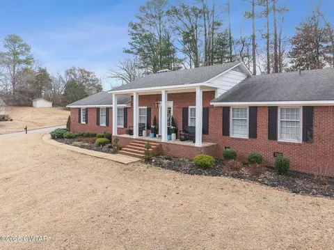 607 Colonial Dr, Lexington, TN 38351