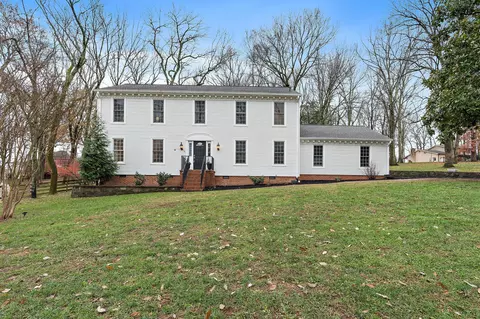 122 Trail East Dr, Hendersonville, TN 37075
