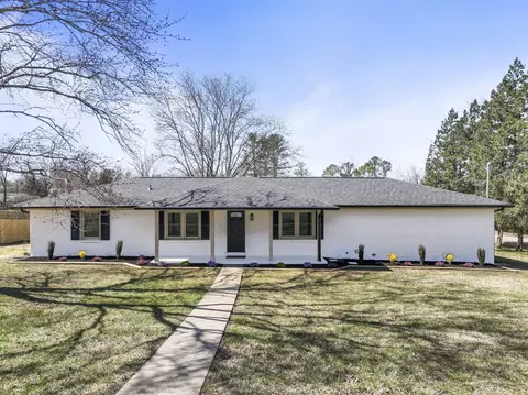 627 Crestland Dr, Columbia, TN 38401