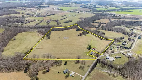 912 Stratton Rd, Huntland, TN 37345