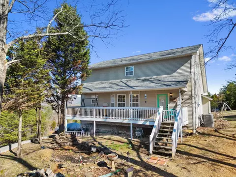 290 J L Davis Ln, Evensville, TN 37332