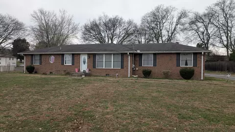 144 Wessington Pl, Hendersonville, TN 37075