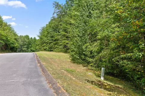 82 Big Cedar Dr, Dunlap, TN 37327