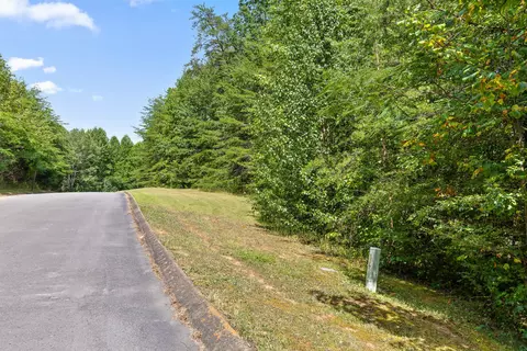 82 Big Cedar Dr, Dunlap, TN 37327