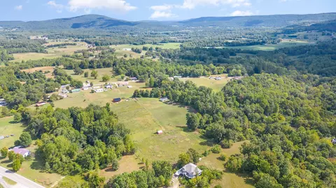 60 Brady Rd, Mcminnville, TN 37110