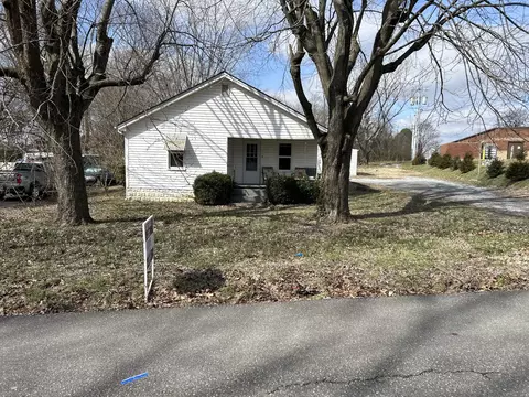 105 Shannon Ln, Springfield, TN 37172