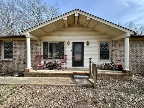 211 Smokey Dr, Columbia, TN 38401
