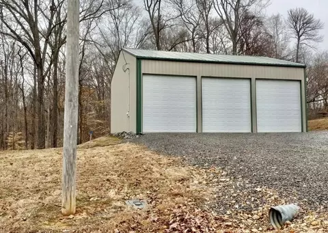 353 Sunny Ln, Cadiz, KY 42211