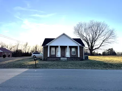 802 Red Boiling Springs Rd, Lafayette, TN 37083