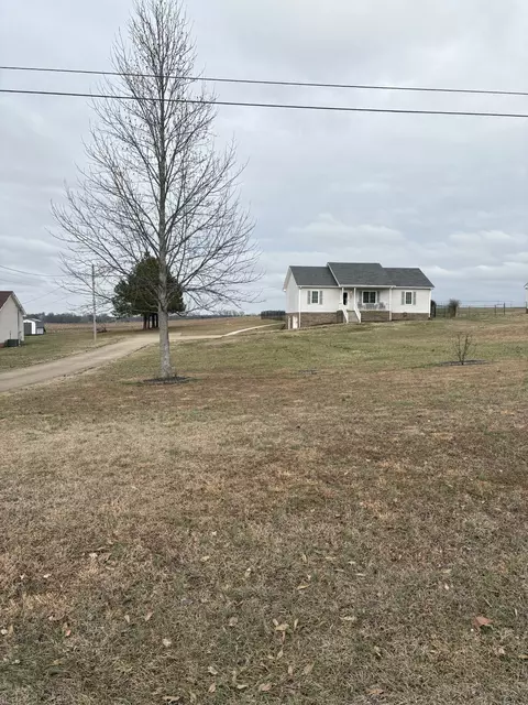 4369 Matthews Rd, Cedar Hill, TN 37032