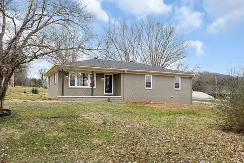 1023 N Spring St, Sparta, TN 38583