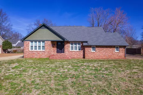 96 Willowridge Cir, Jackson, TN 38305
