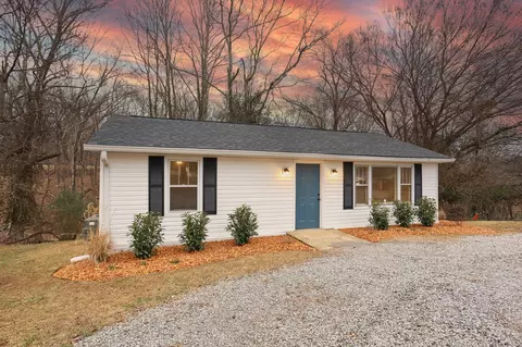 2447 Whitfield Rd, Clarksville, TN 37040